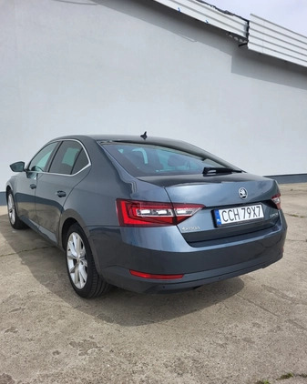 Skoda Superb cena 92000 przebieg: 168000, rok produkcji 2018 z Toruń małe 37